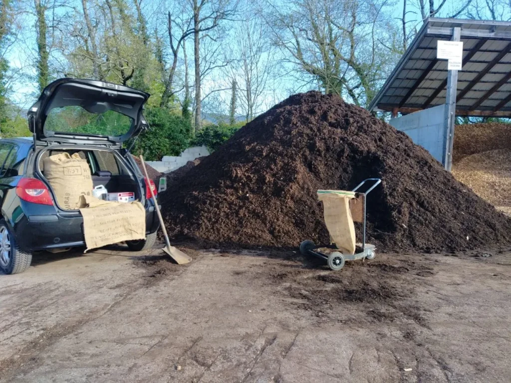 8 AWT Exploitation Terreau, paillage, compost, plaquette forestière en sac ou en vrac